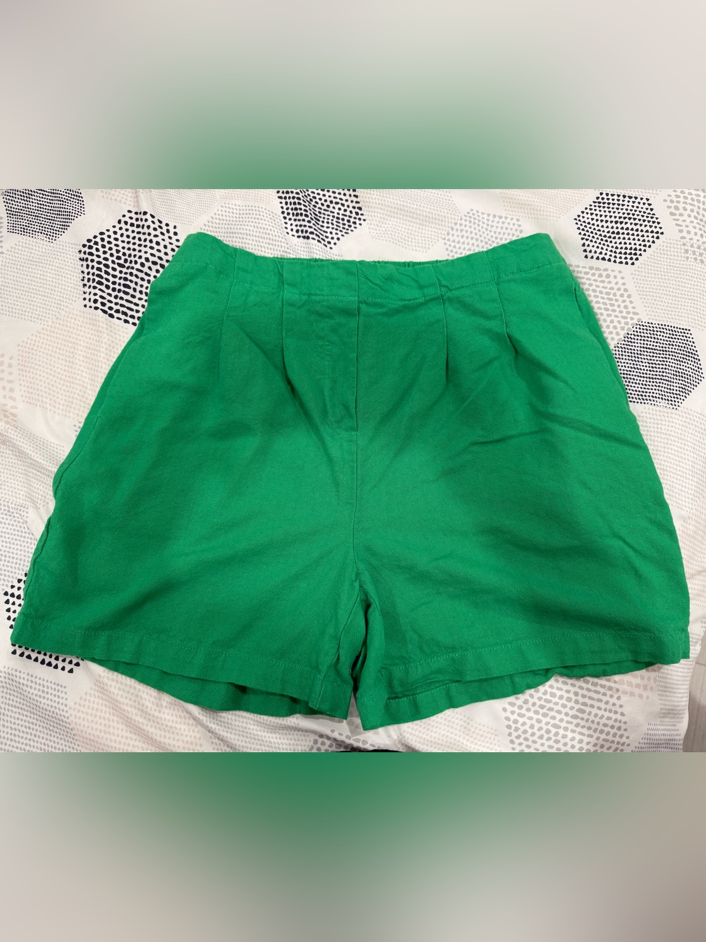 Vero Moda Bright Green High-Waist Bermuda Linen Shorts